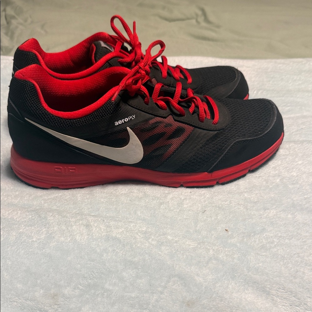 Nike Men's Black/Red Air Relentless 4
